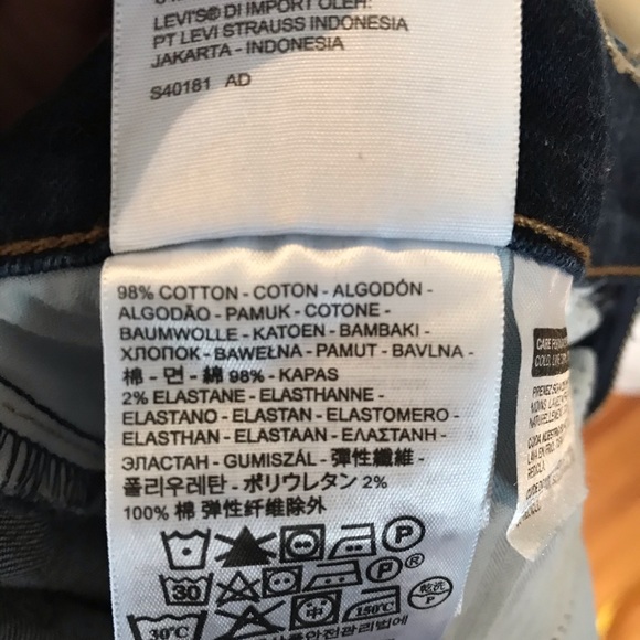Levi’s dark wash jeans - Picture 6 of 6